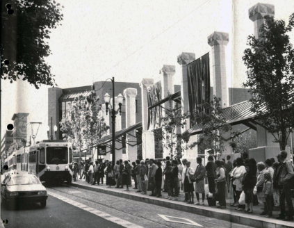 MAX approaching Pioneer Courthouse Square, 1990